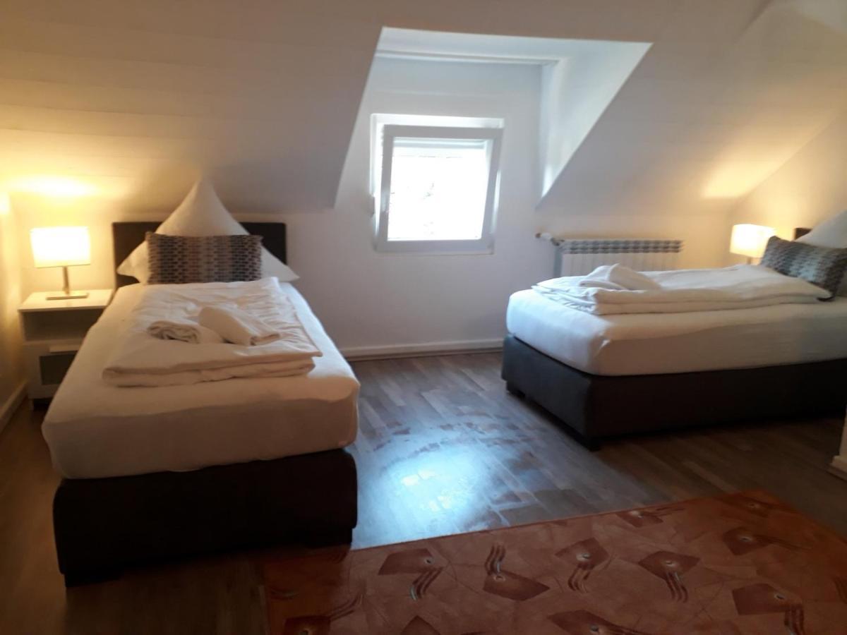 Ferienwohnungen Haus Scheidter 42 Saarbrücken Exterior foto